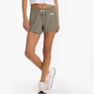 Vuori Clementine Shorts in kelp